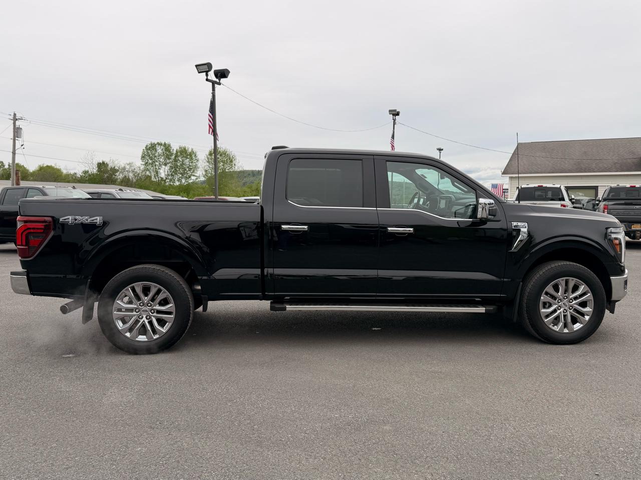 Ford F-150 Lariat SuperCrew 4WD 2025