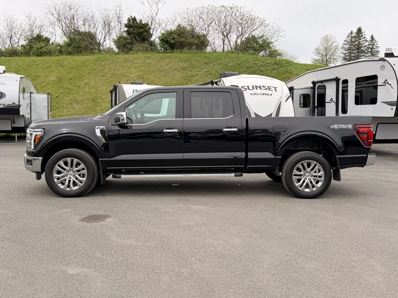 Ford F-150 Lariat SuperCrew 4WD 2025