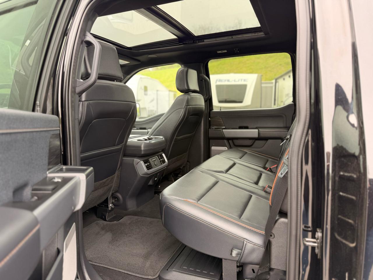 Ford F-150 Lariat SuperCrew 4WD 2025