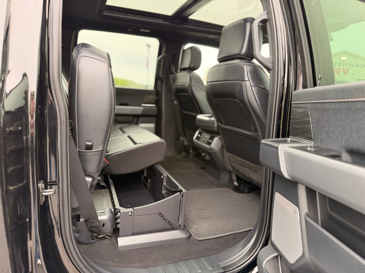 Ford F-150 Lariat SuperCrew 4WD 2025