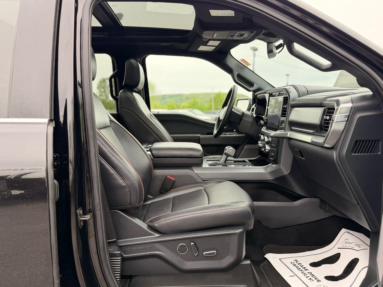 Ford F-150 Lariat SuperCrew 4WD 2025