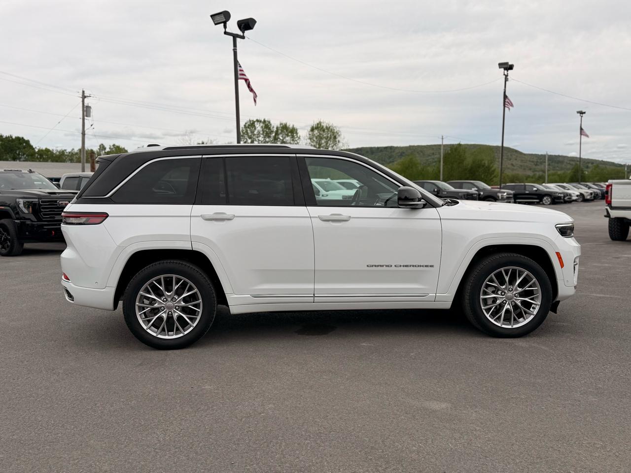 Jeep Grand Cherokee Summit 4WD 2024