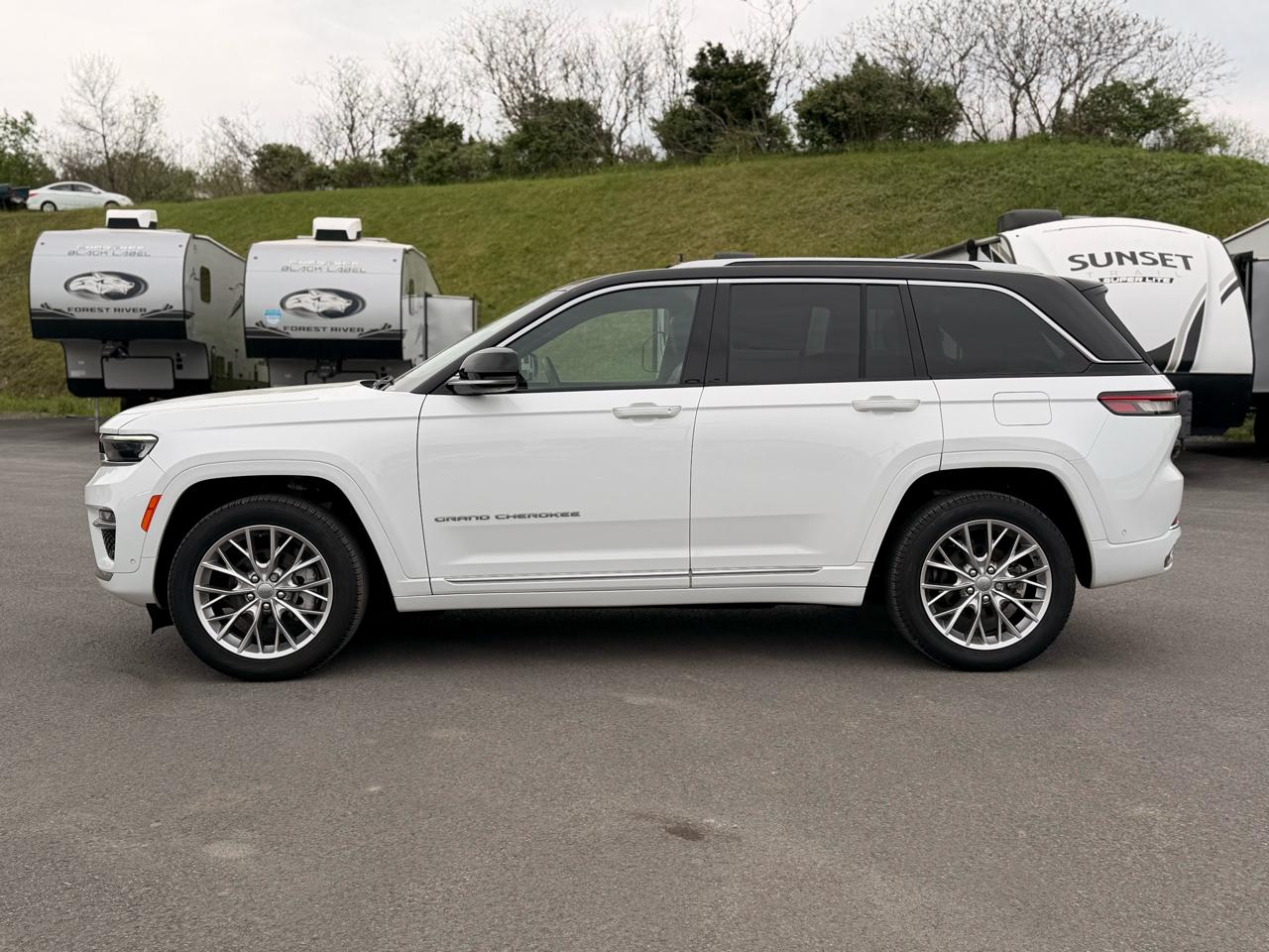 Jeep Grand Cherokee Summit 4WD 2024