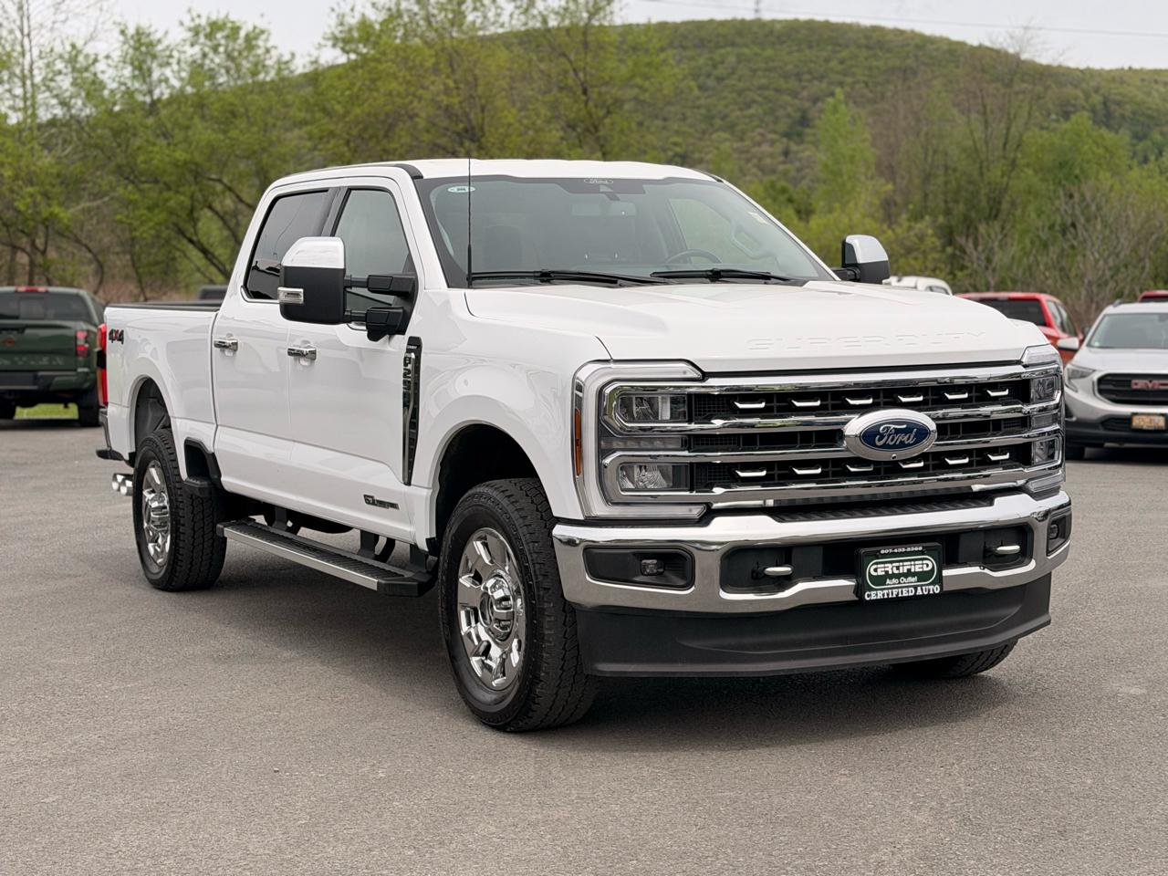 Ford F-250 SD Lariat Crew Cab 4WD 2024