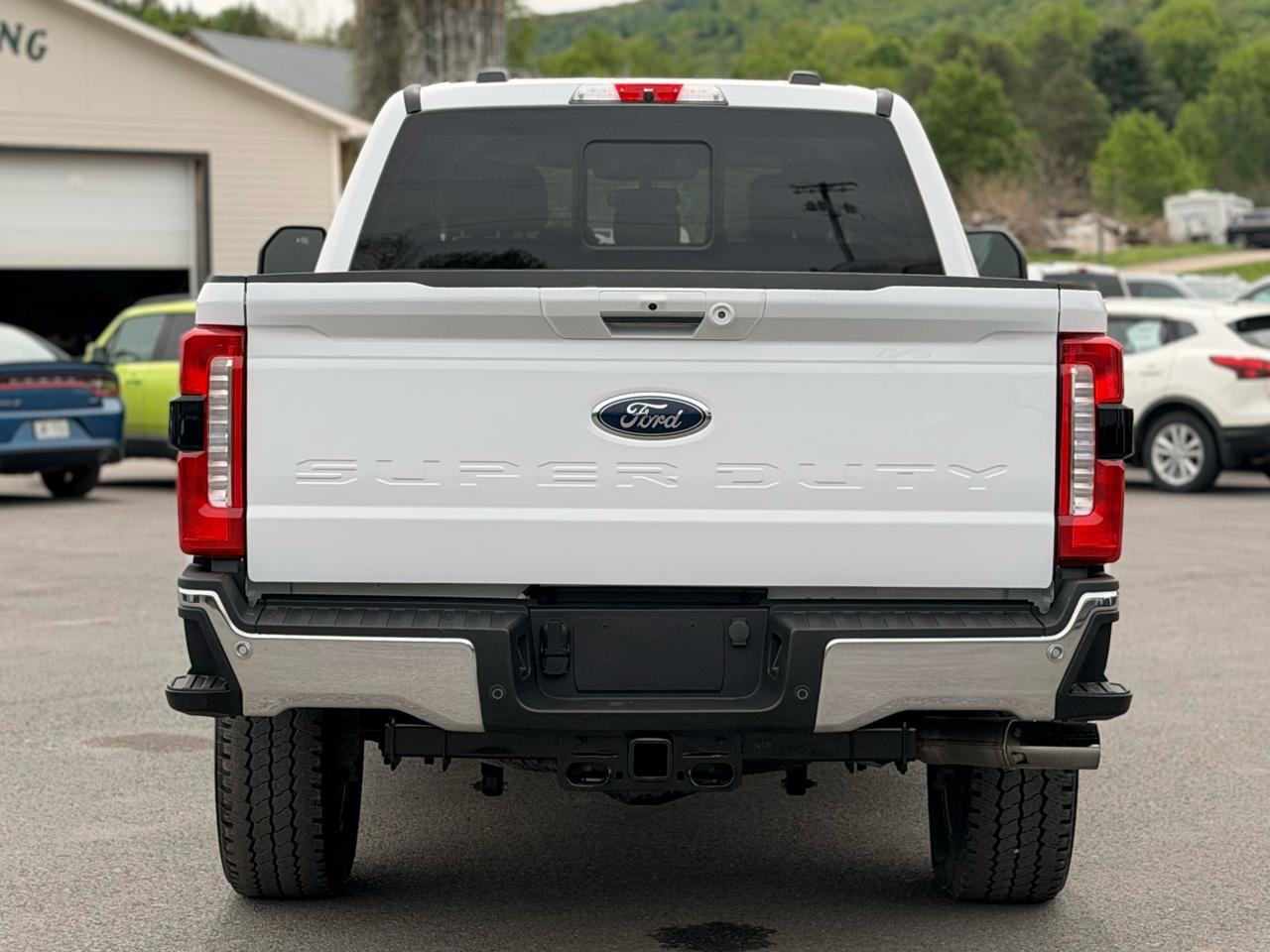 Ford F-250 SD Lariat Crew Cab 4WD 2024