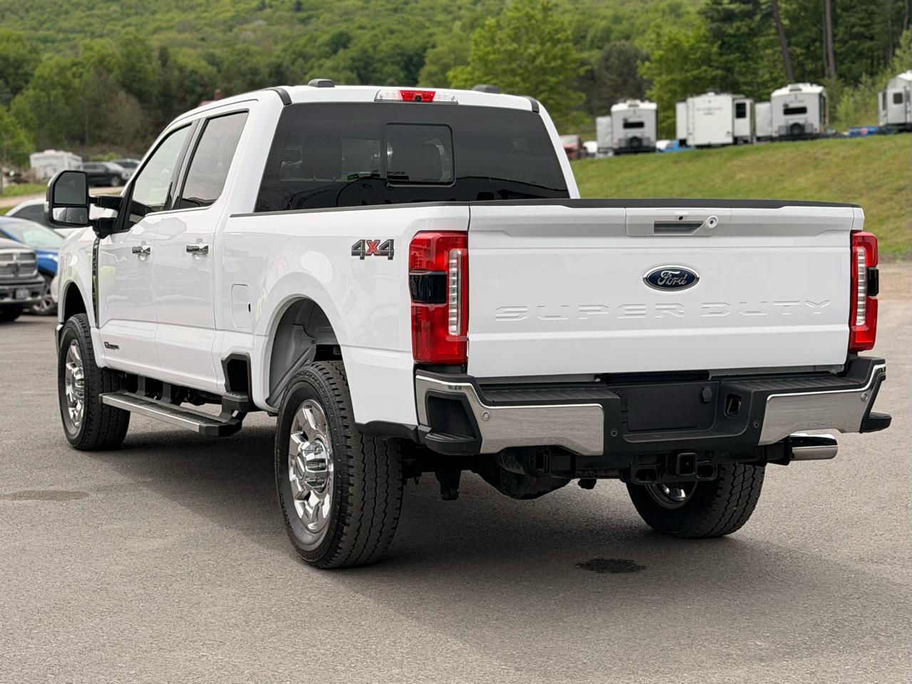 Ford F-250 SD Lariat Crew Cab 4WD 2024