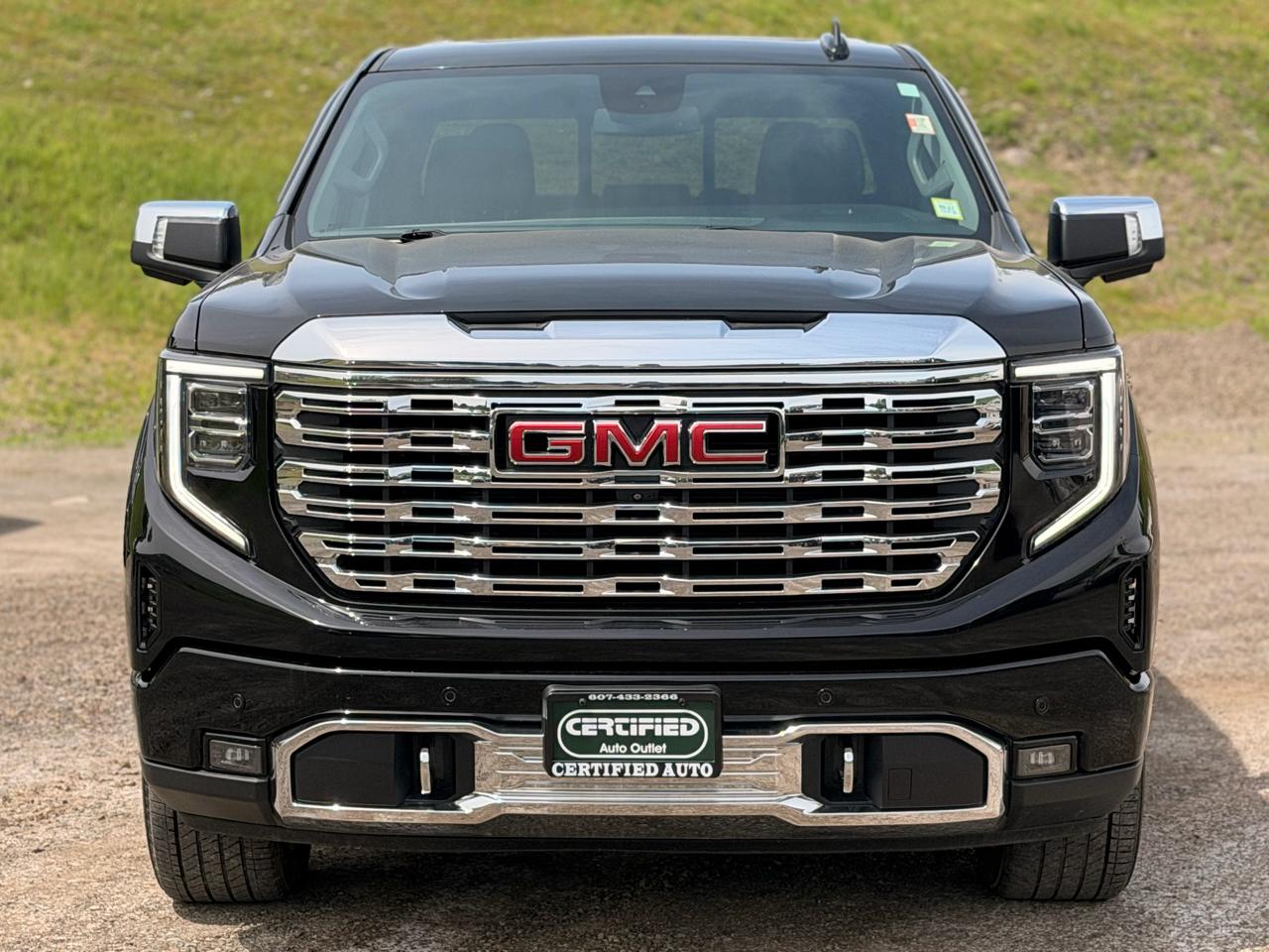 GMC Sierra 1500 Denali Crew Cab Short Box 4WD 2023