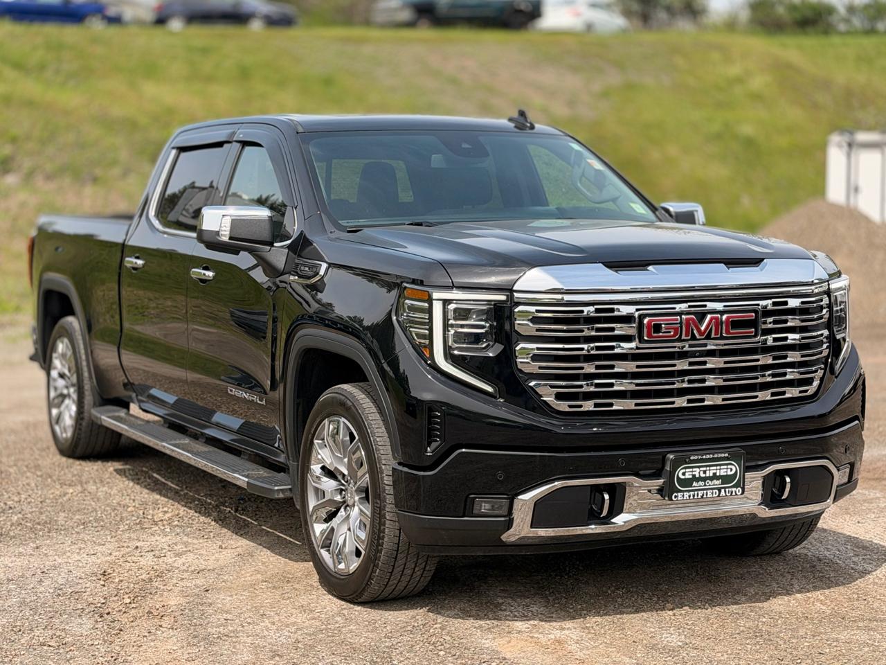 GMC Sierra 1500 Denali Crew Cab Short Box 4WD 2023