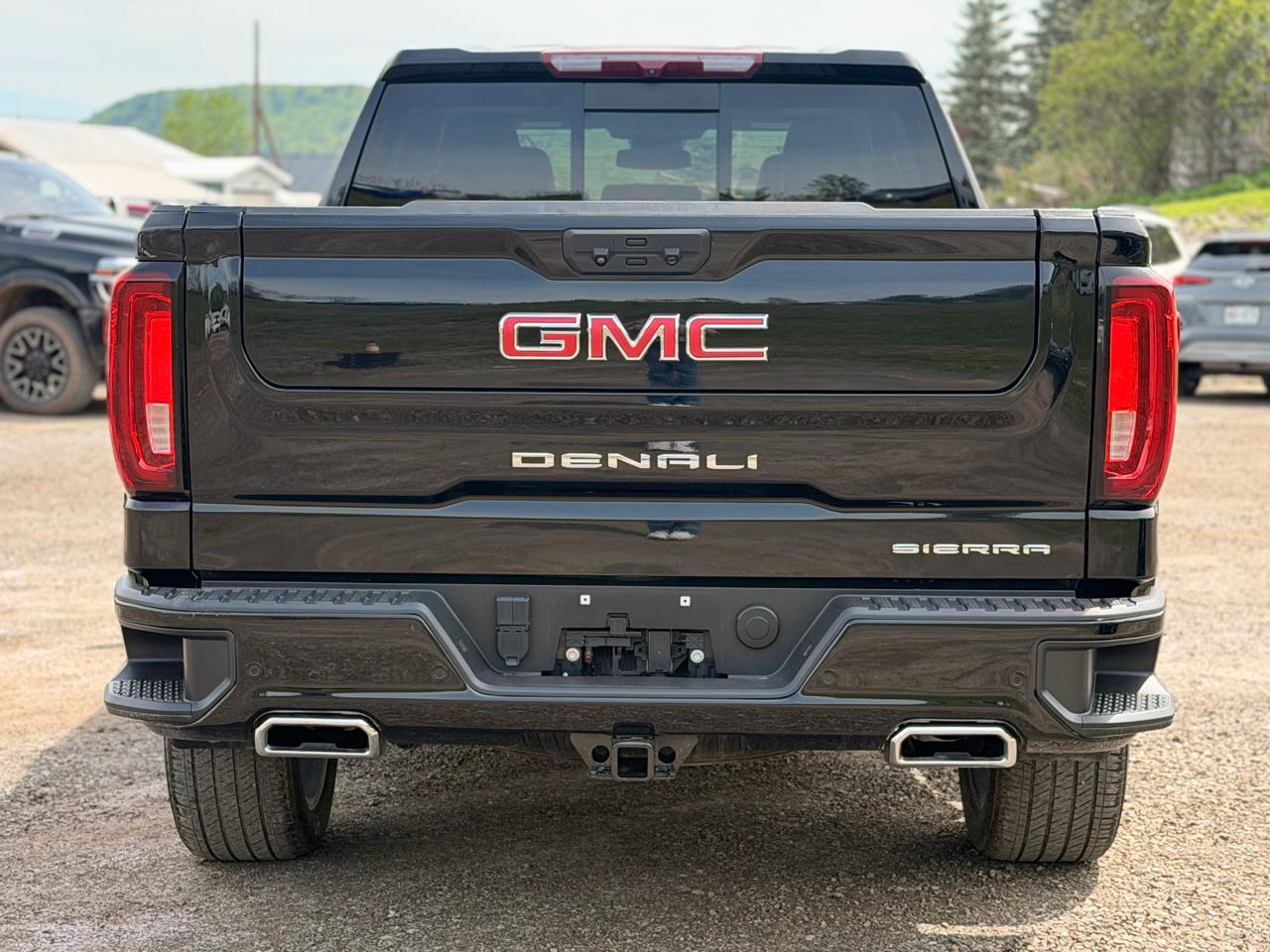 GMC Sierra 1500 Denali Crew Cab Short Box 4WD 2023