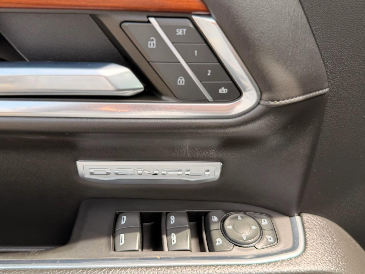 GMC Sierra 1500 Denali Crew Cab Short Box 4WD 2023