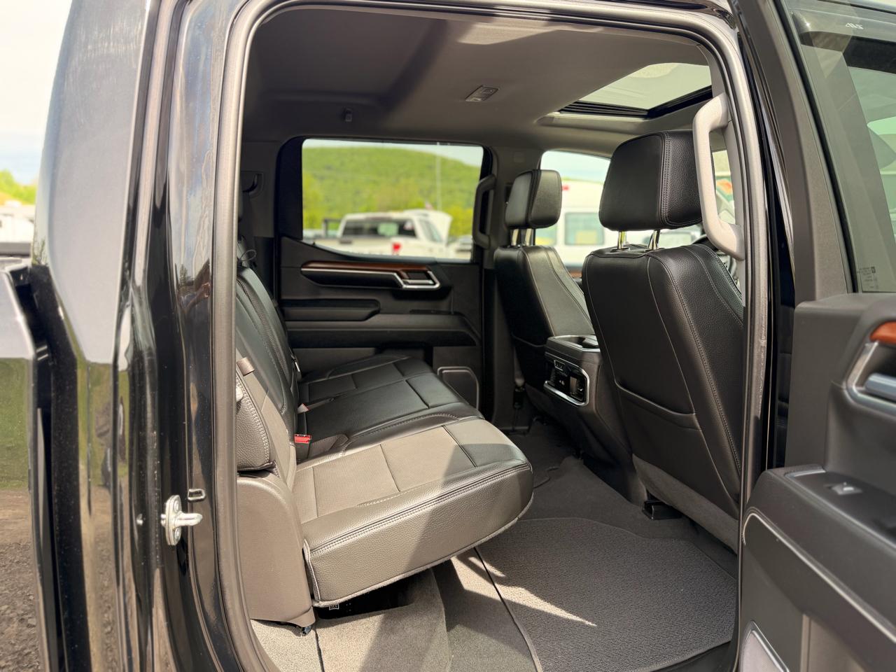 GMC Sierra 1500 Denali Crew Cab Short Box 4WD 2023