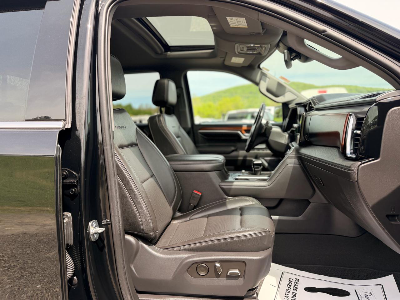 GMC Sierra 1500 Denali Crew Cab Short Box 4WD 2023