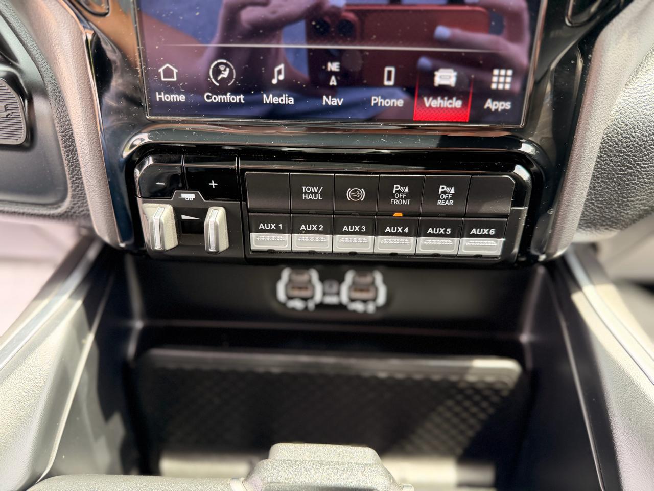 GMC Sierra 1500 Denali Crew Cab Short Box 4WD 2023