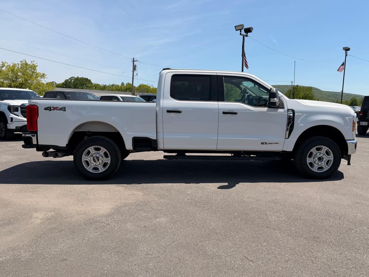 Ford F-250 SD XLT Crew Cab 4WD 2025