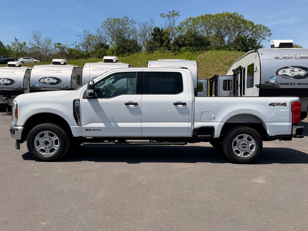 Ford F-250 SD XLT Crew Cab 4WD 2025