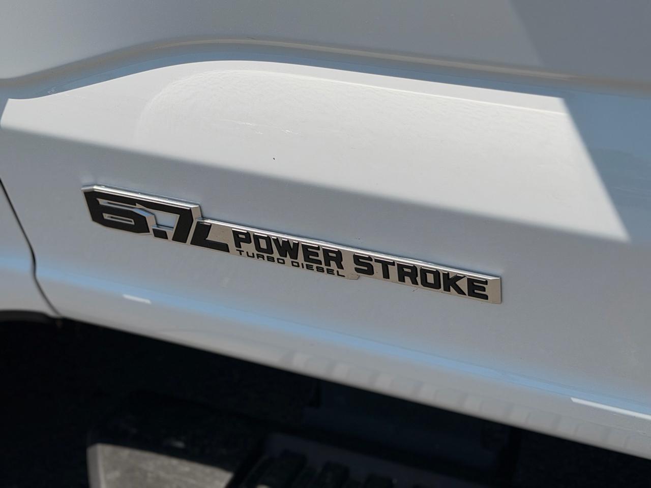 Ford F-250 SD XLT Crew Cab 4WD 2025