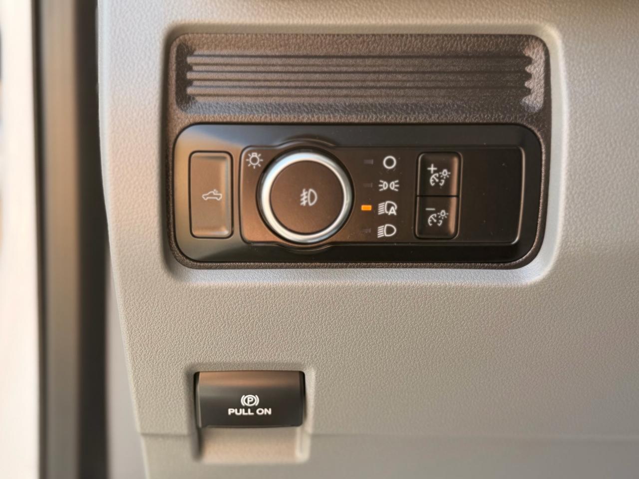 Ford F-250 SD XLT Crew Cab 4WD 2025