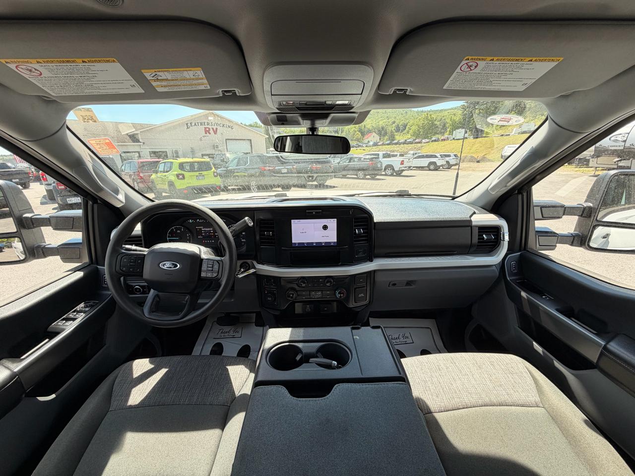 Ford F-250 SD XLT Crew Cab 4WD 2025
