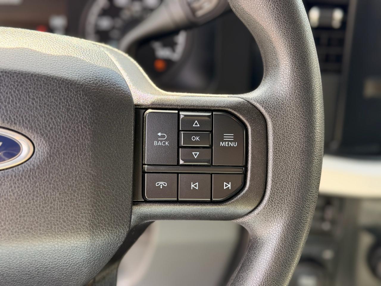 Ford F-250 SD XLT Crew Cab 4WD 2025