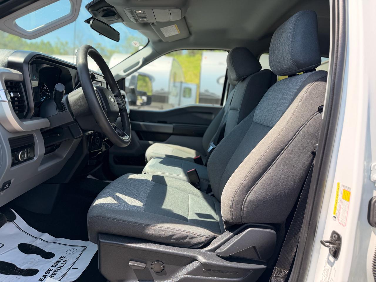 Ford F-250 SD XLT Crew Cab 4WD 2025