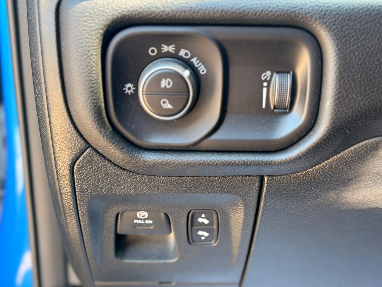RAM 1500 Big Horn Crew Cab SWB 4WD 2023