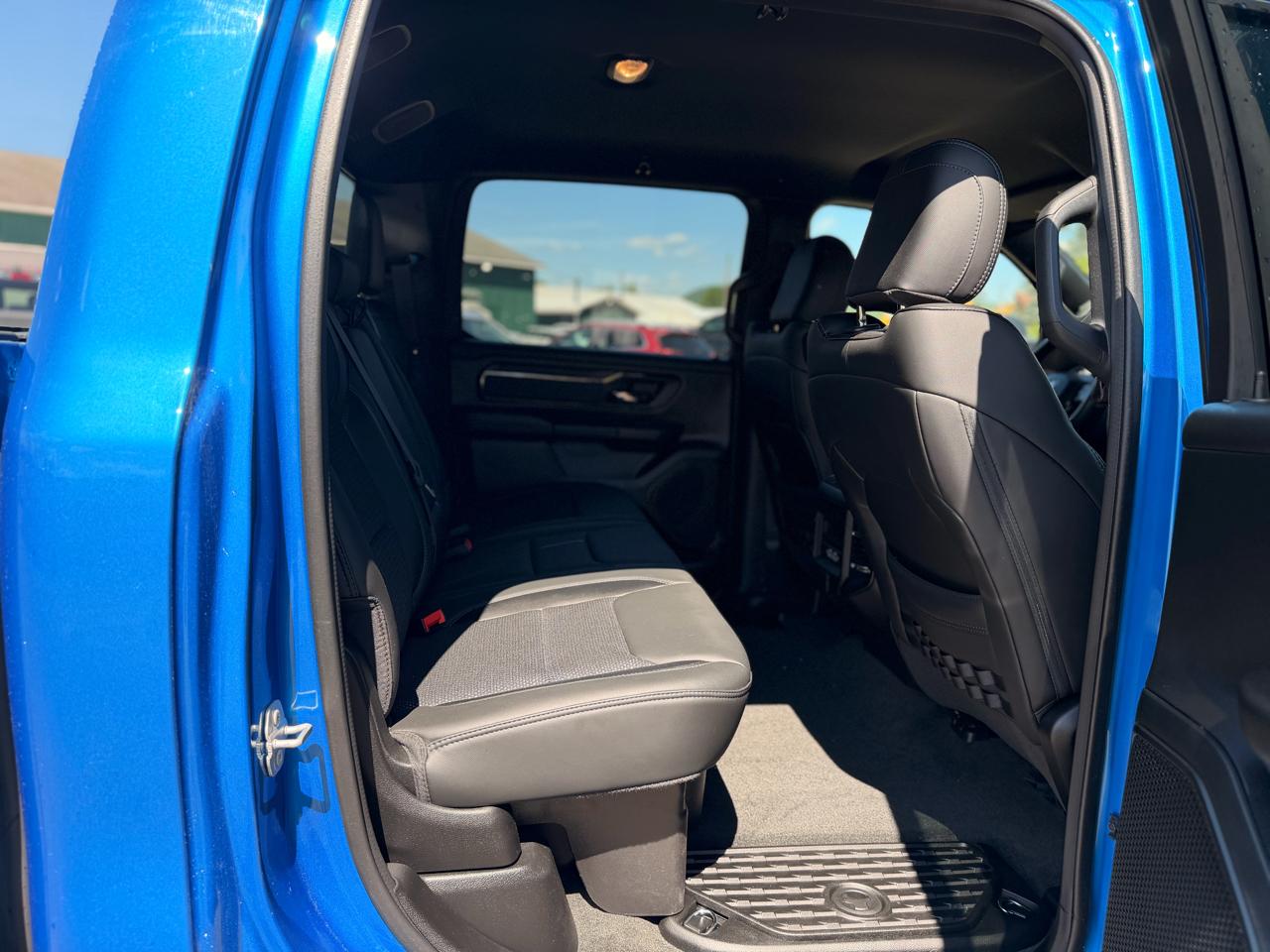 RAM 1500 Big Horn Crew Cab SWB 4WD 2023