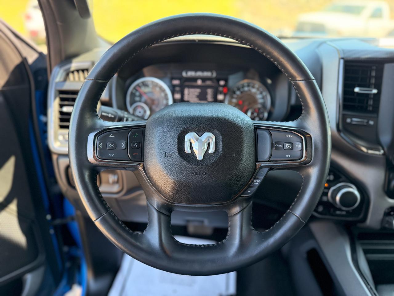 RAM 1500 Big Horn Crew Cab SWB 4WD 2023