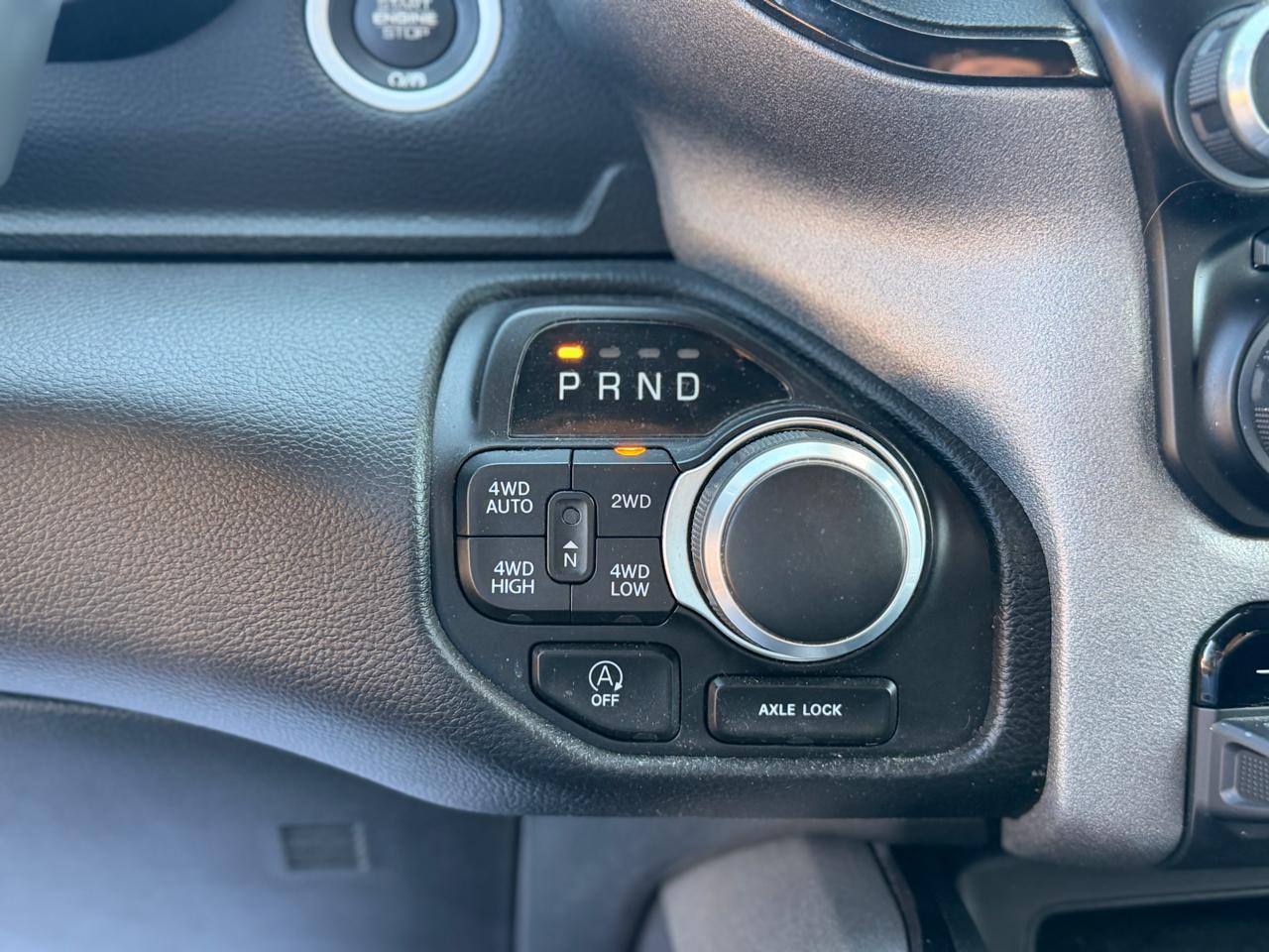 RAM 1500 Big Horn Crew Cab SWB 4WD 2023