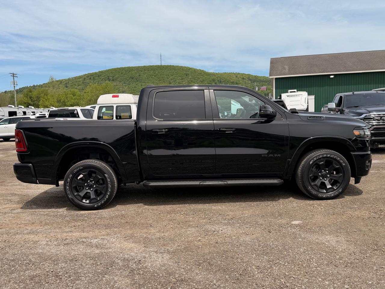 RAM 1500 Big Horn Crew Cab SWB 4WD 2025