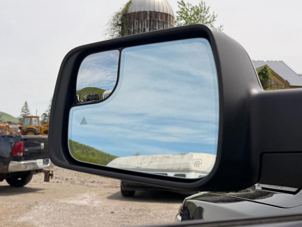 RAM 1500 Big Horn Crew Cab SWB 4WD 2025