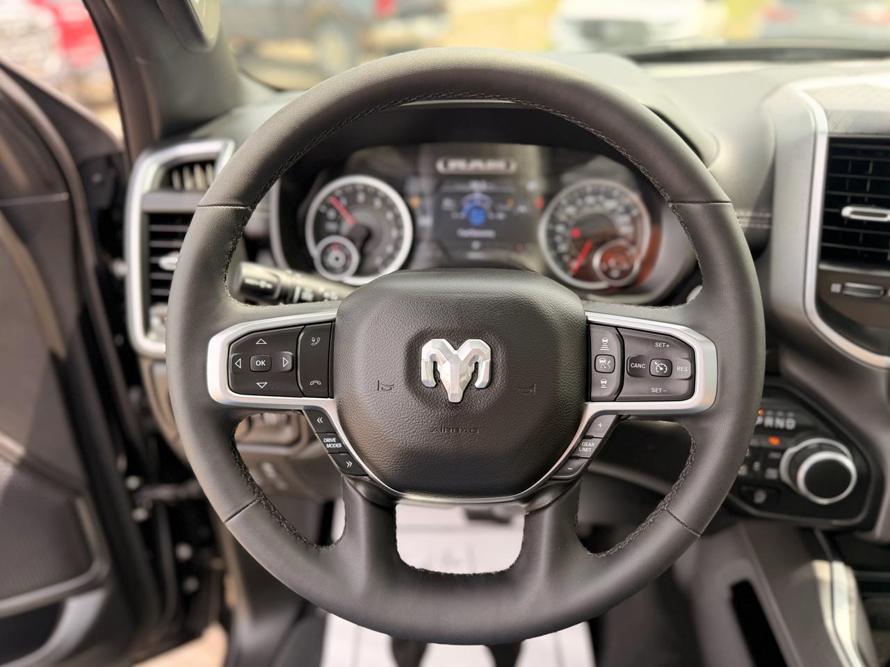 RAM 1500 Big Horn Crew Cab SWB 4WD 2025