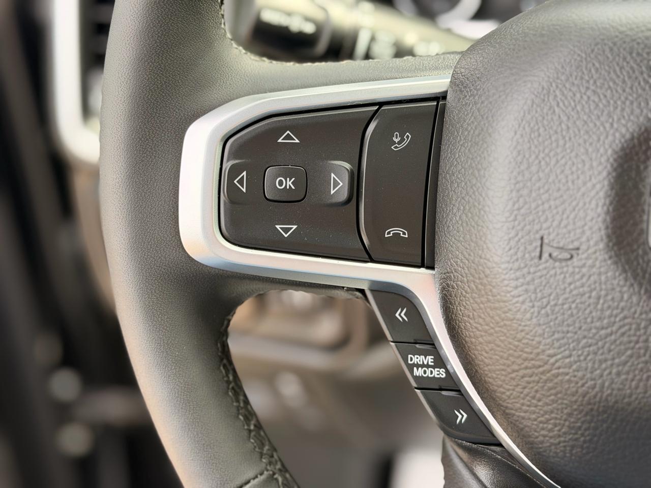 RAM 1500 Big Horn Crew Cab SWB 4WD 2025