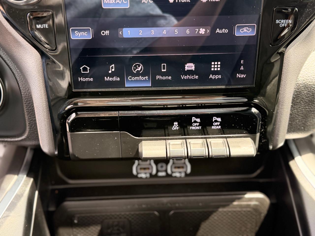 RAM 1500 Big Horn Crew Cab SWB 4WD 2025