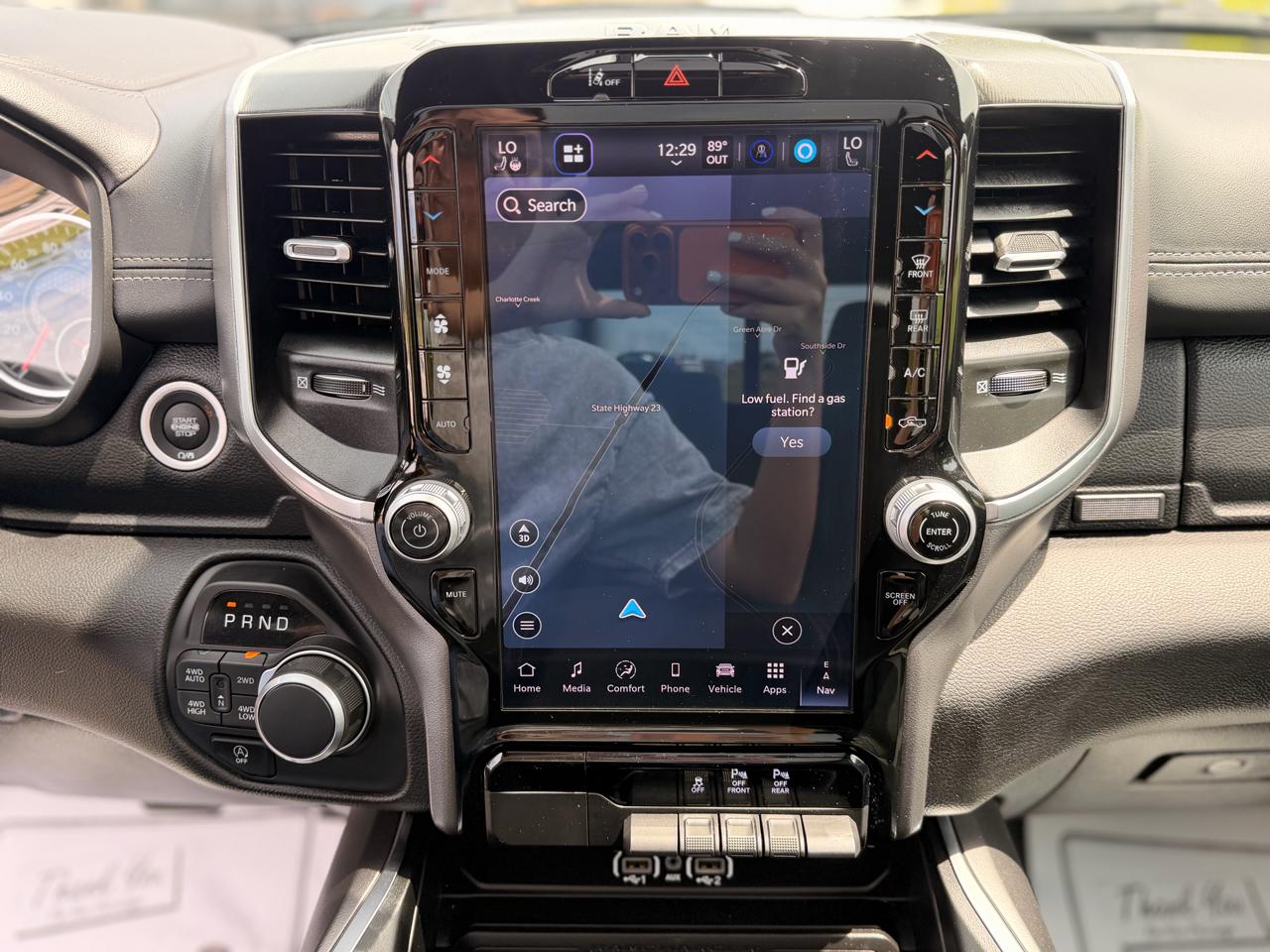 RAM 1500 Big Horn Crew Cab SWB 4WD 2025