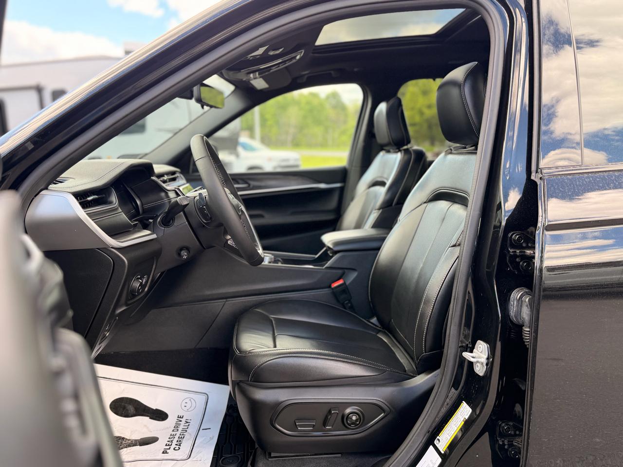 Jeep Grand Cherokee L Limited 4WD 2024
