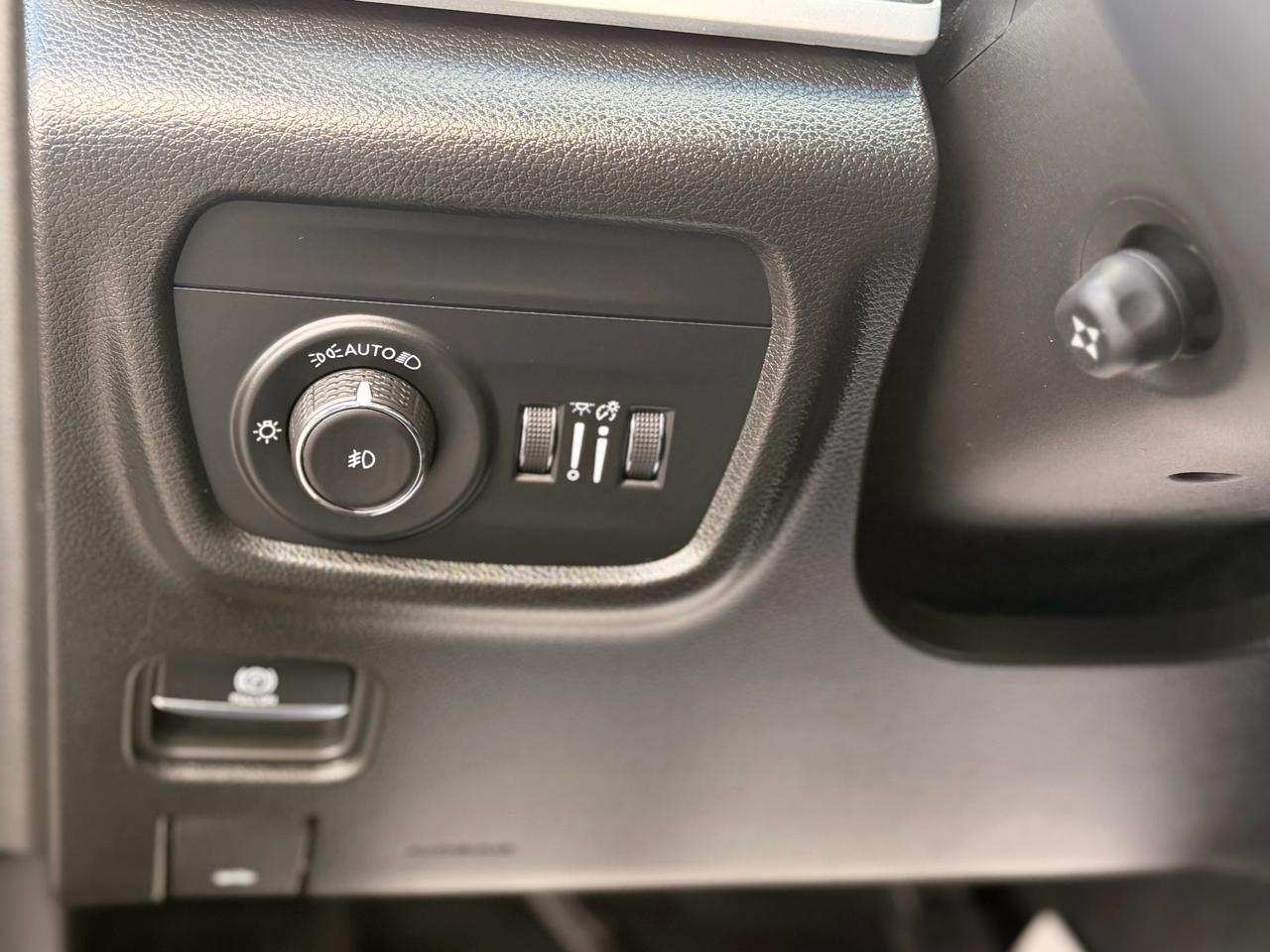 Jeep Grand Cherokee L Limited 4WD 2024