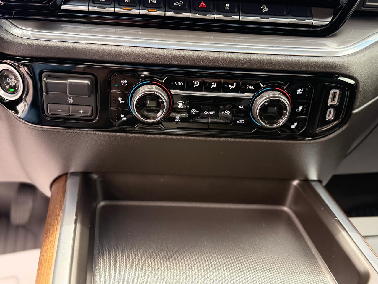 Chevrolet Silverado 2500HD High Country Crew Cab Short Box 4WD 2024