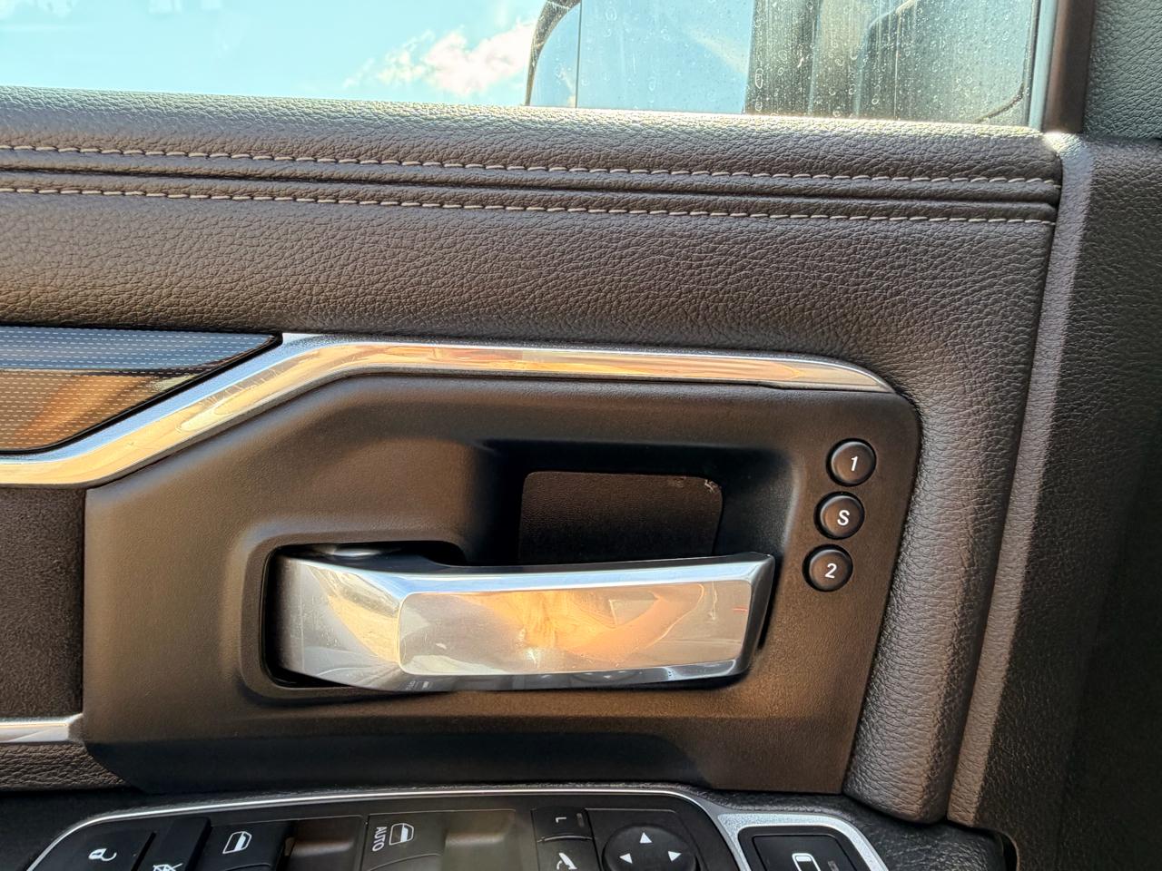 RAM 2500 Laramie Crew Cab SWB 4WD 2022