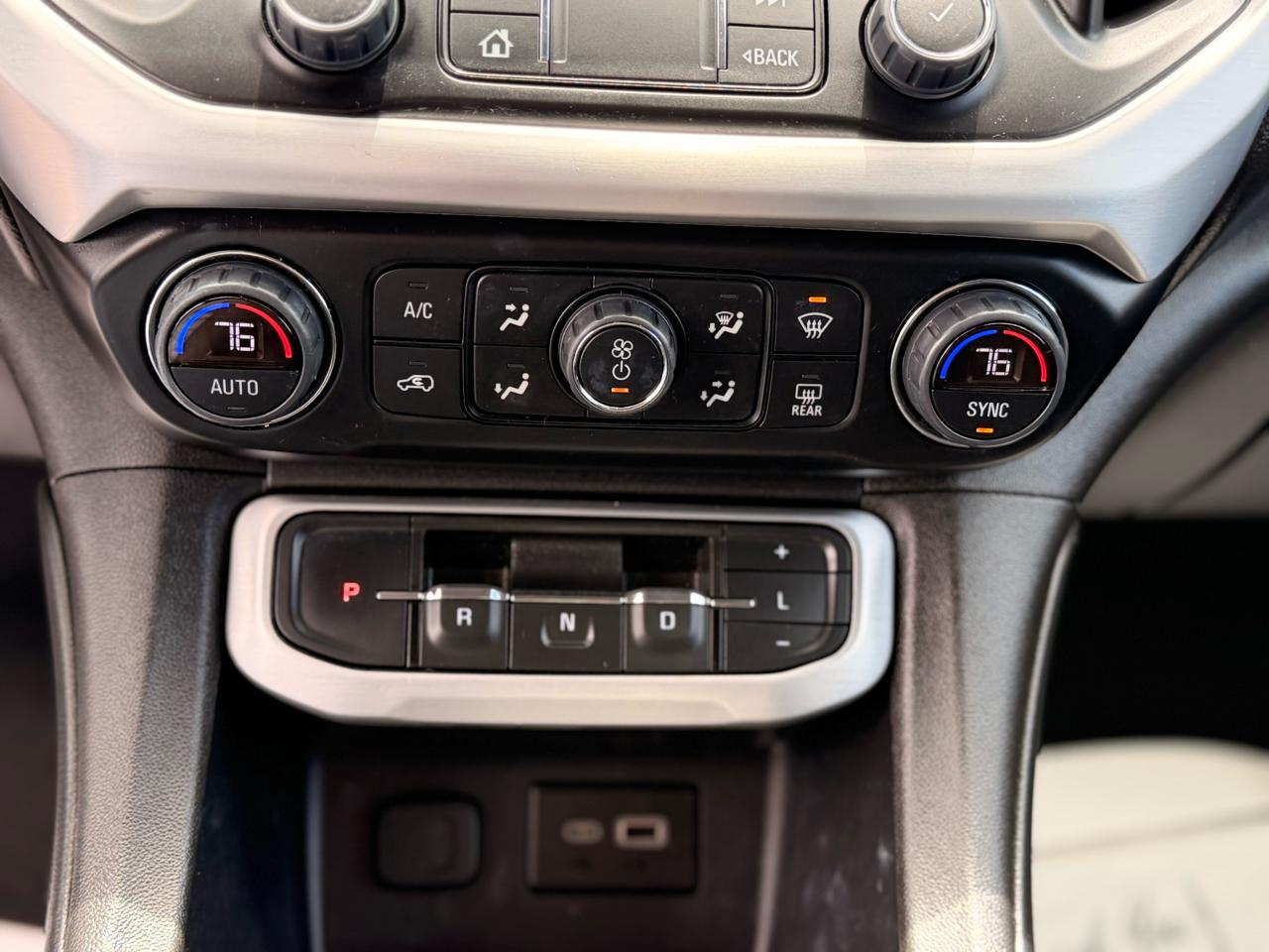 GMC Acadia SLE AWD 2023