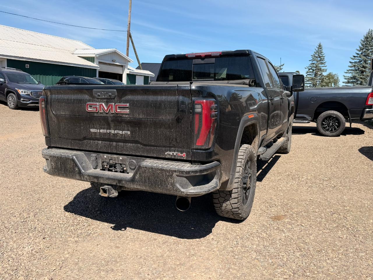 GMC Sierra 2500HD AT4 Crew Cab 4WD 2024