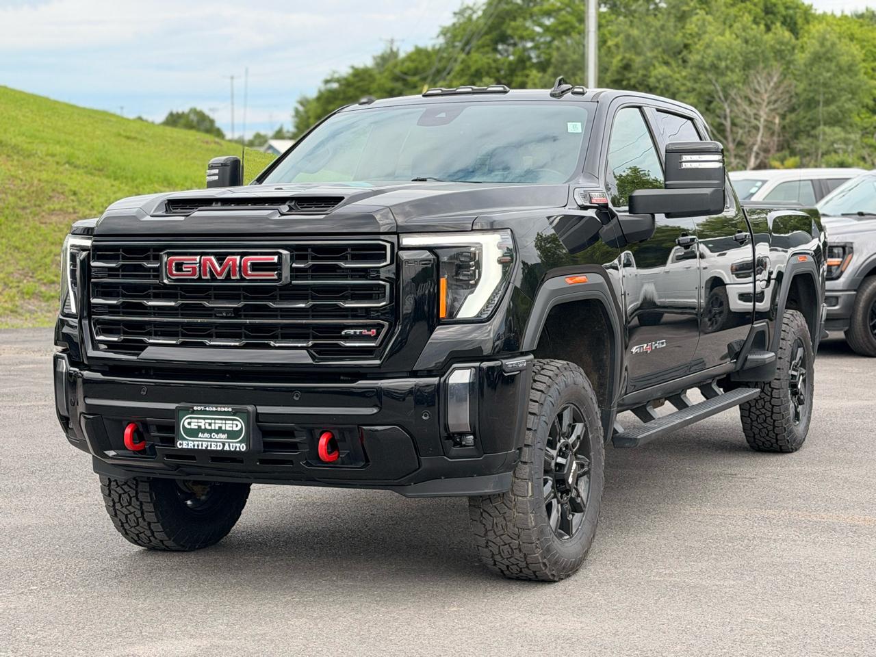 GMC Sierra 2500HD AT4 Crew Cab 4WD 2024