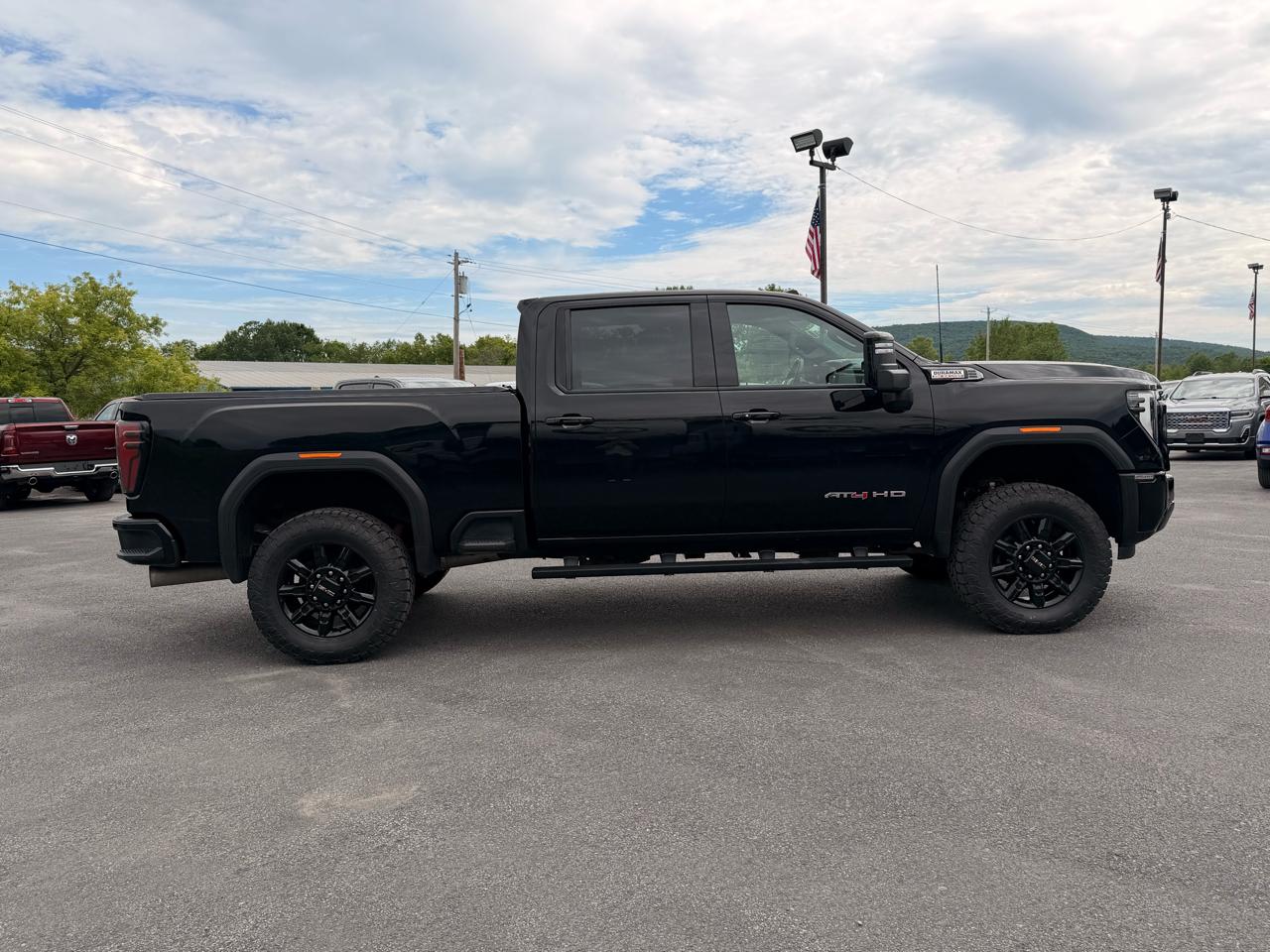GMC Sierra 2500HD AT4 Crew Cab 4WD 2024