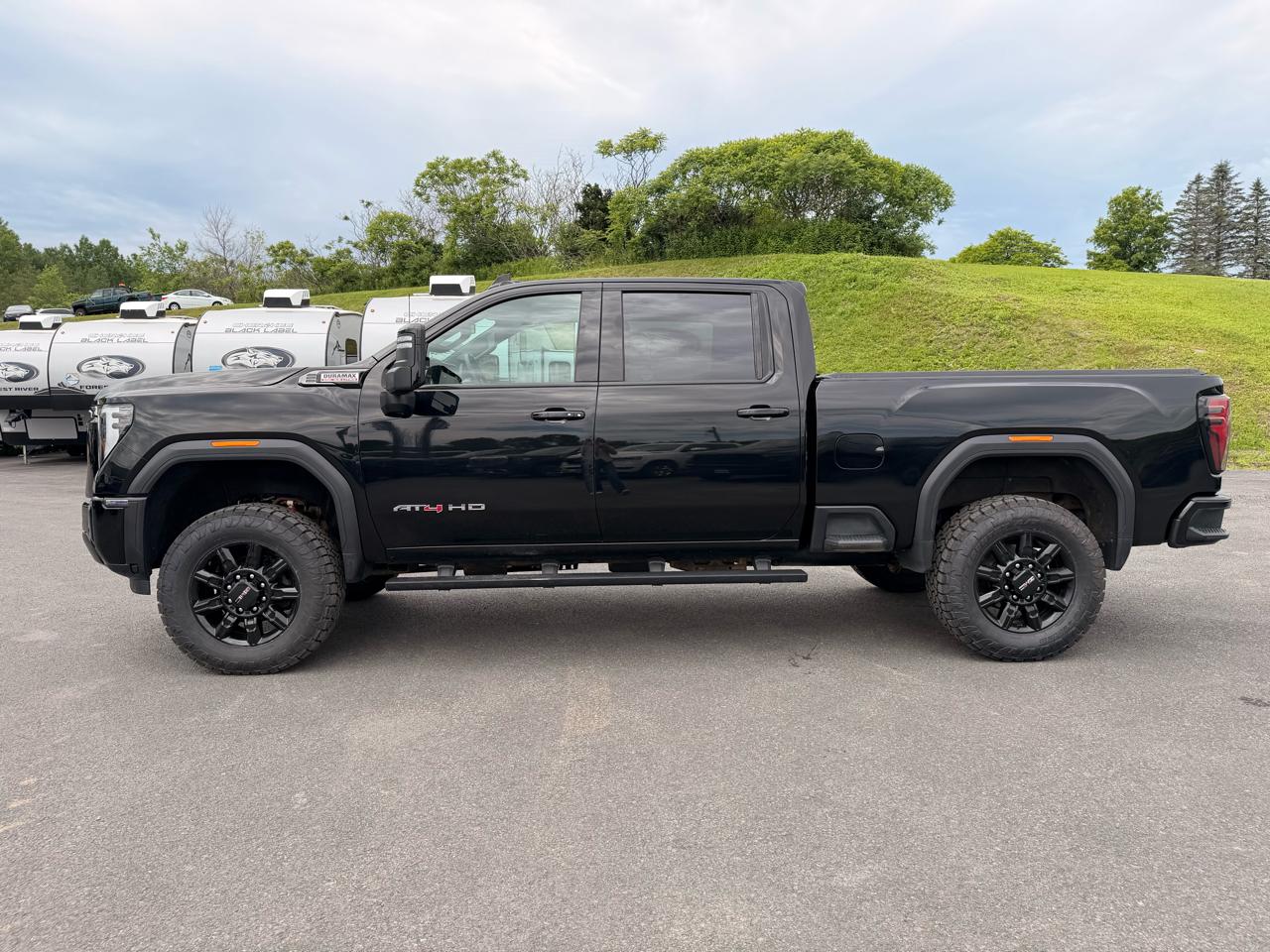 GMC Sierra 2500HD AT4 Crew Cab 4WD 2024