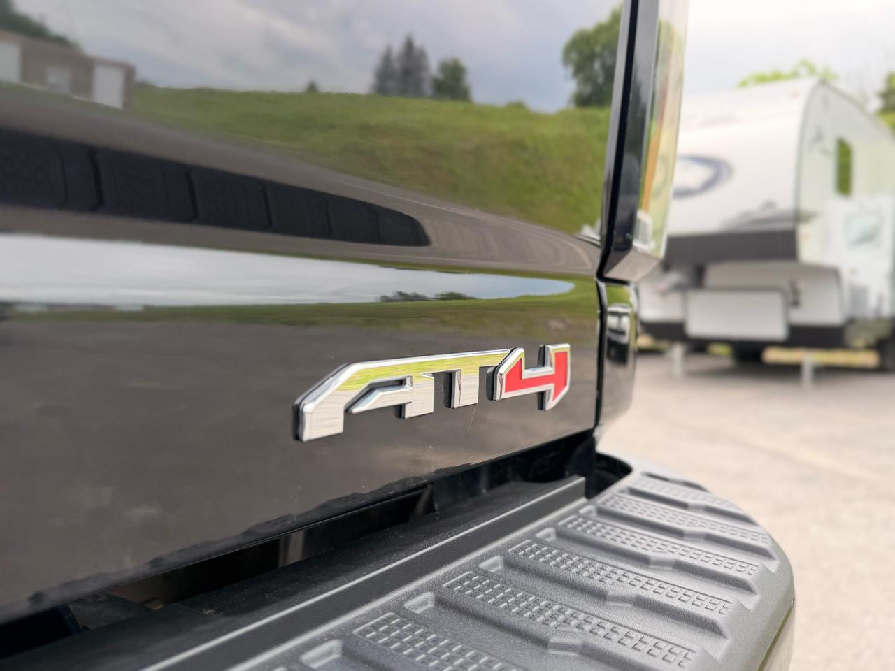 GMC Sierra 2500HD AT4 Crew Cab 4WD 2024