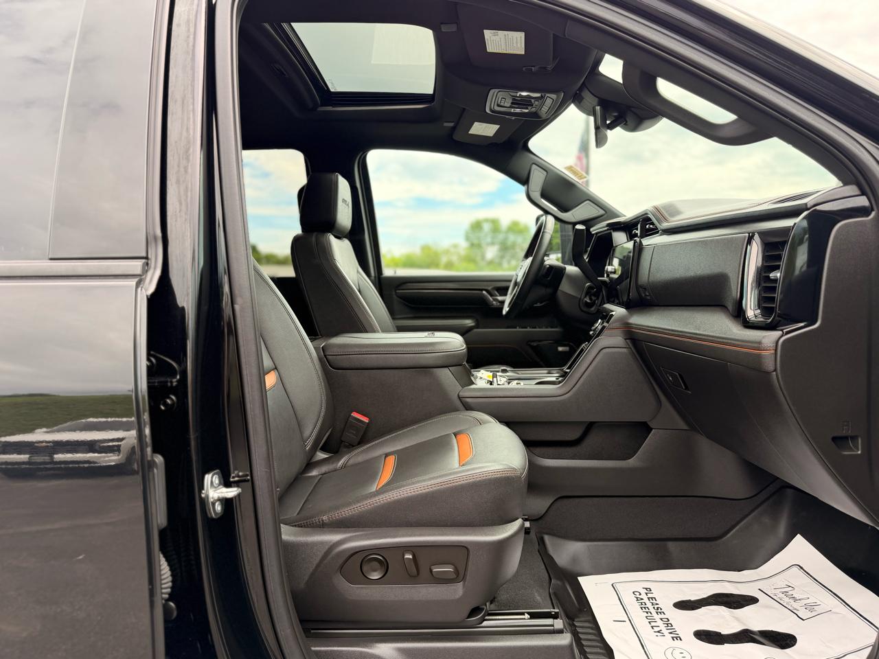GMC Sierra 2500HD AT4 Crew Cab 4WD 2024