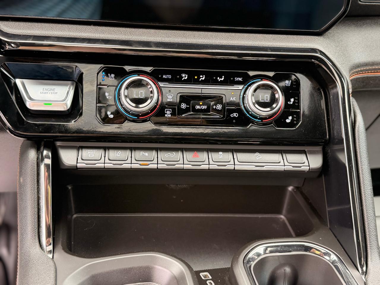 GMC Sierra 2500HD AT4 Crew Cab 4WD 2024