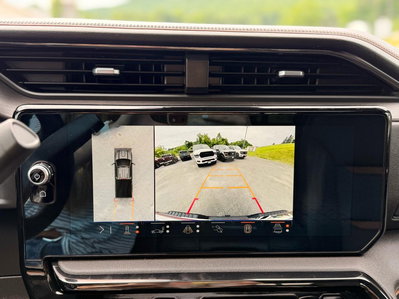 GMC Sierra 2500HD AT4 Crew Cab 4WD 2024