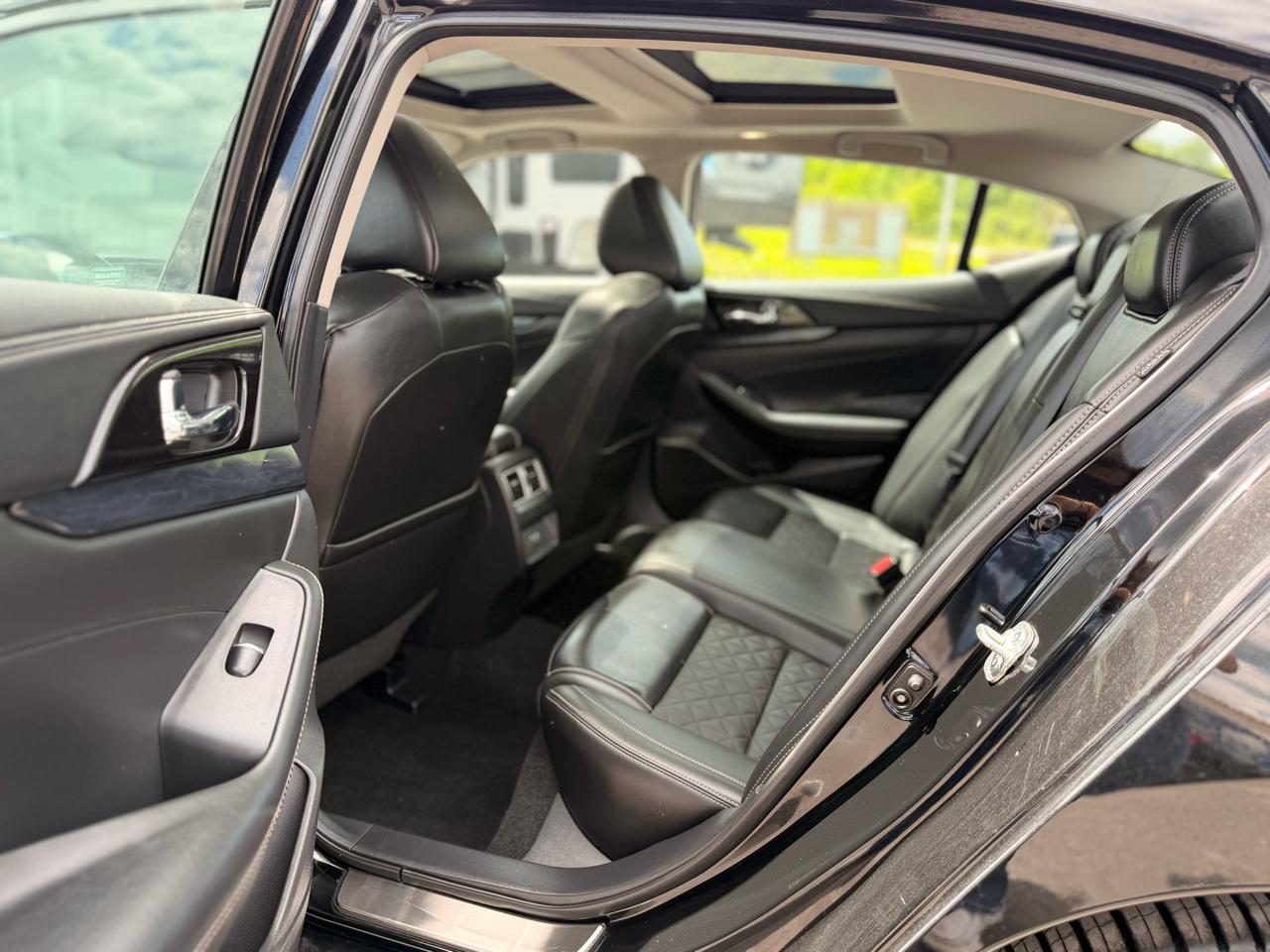 Nissan Maxima  2019