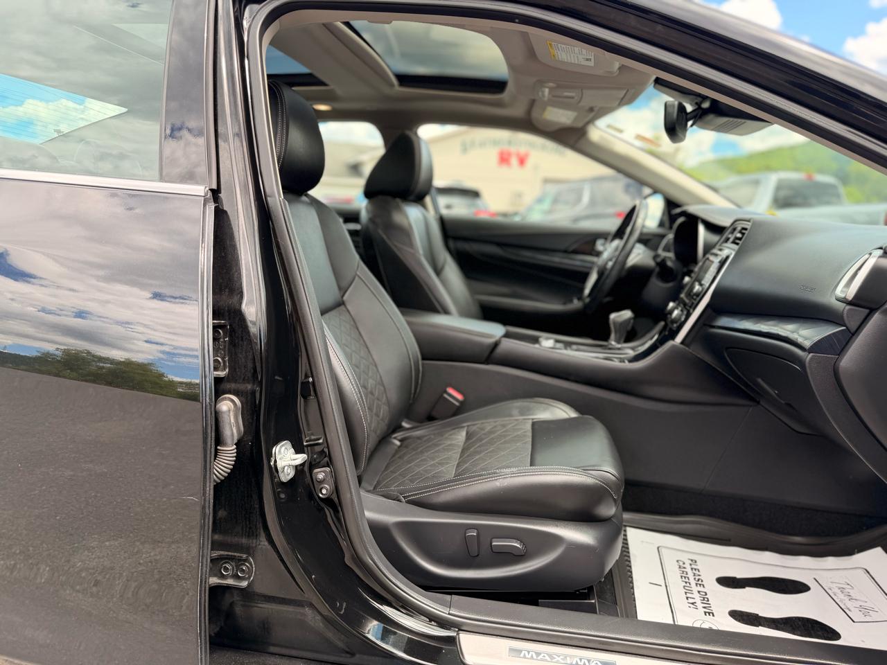 Nissan Maxima  2019