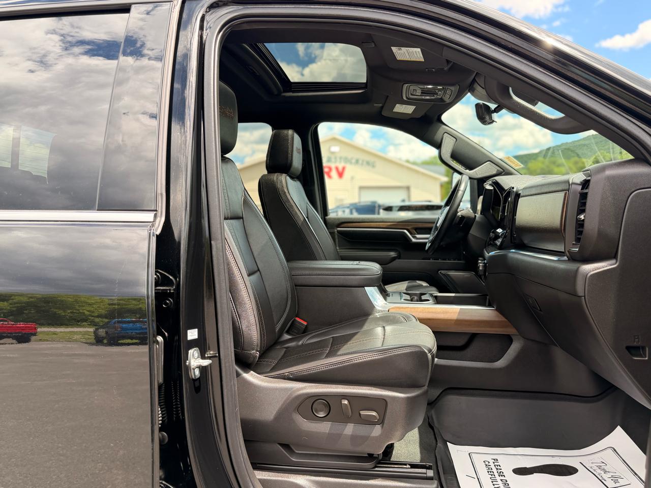 Chevrolet Silverado 2500HD High Country Crew Cab Short Box 4WD 2024